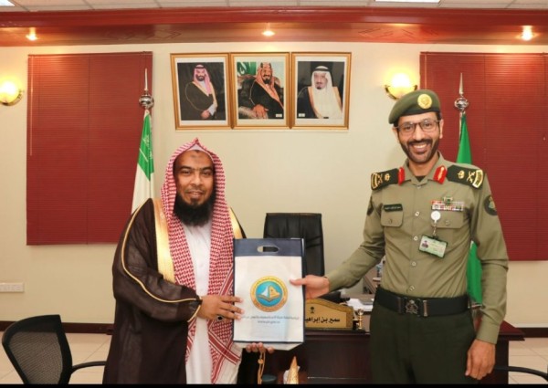 مدير عام هيئة الأمر بالمعروف بتبوك يزور مدير عام جوازات المنطقة