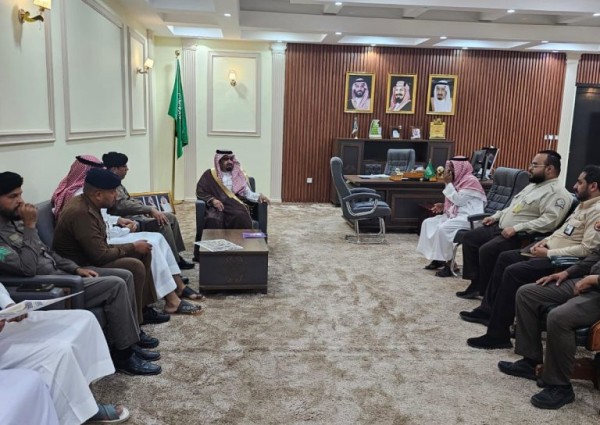 محافظ بيش يرأس لجنة السلامة المرورية الفرعية بالشخوص ميدانياً