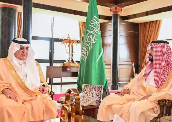 أمير تبوك يستقبل مدير فرع الشؤون الإسلامية بالمنطقة
