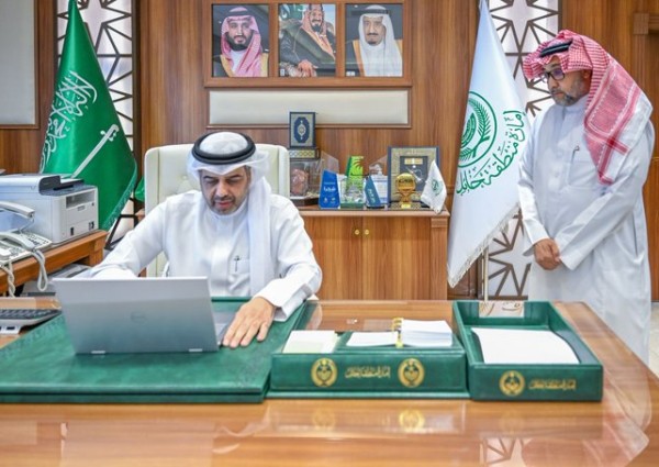 وكيل إمارة حائل يصدر قراراً بترقية 47 موظفًا من منسوبي الإمارة من المرتبة العاشرة فما دون من خلال منصة مسار