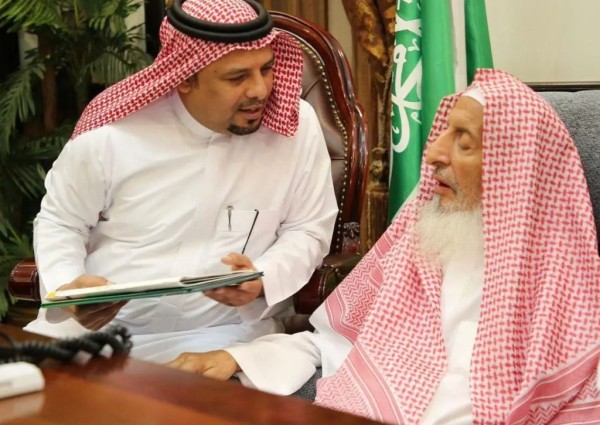 مفتي عام المملكة ونائبه يستقبلان رئيس مجلس إدارة جمعية مرفأ للخدمات الأسرية بجازان