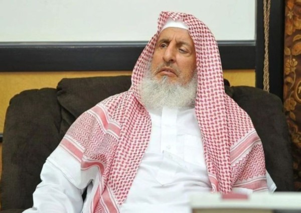 مفتي عام المملكة يدعو الطلاب والطالبات إلى المحافظة على أوقاتهم والجلوس إلى معلميهم والاستفادة منهم