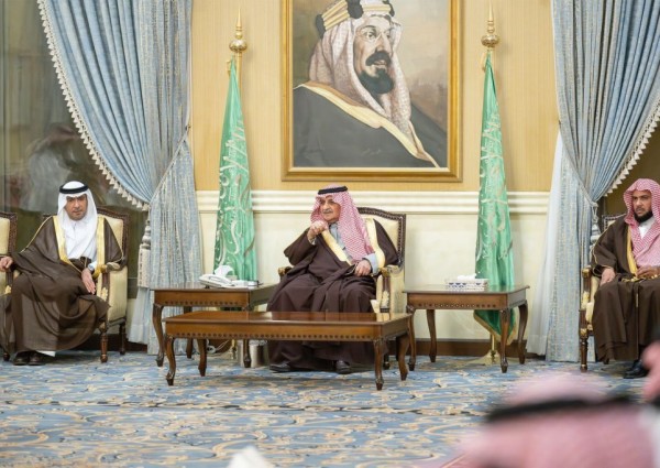 أمير تبوك ينوّه بما توليه القيادة الحكيمة من عناية واهتمام لكل ما يخدم المواطن من المشروعات التنموية