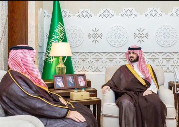 نائب أمير الشرقية يستقبل مدير عام فرع وزارة التجارة بمناسبة تعيينه