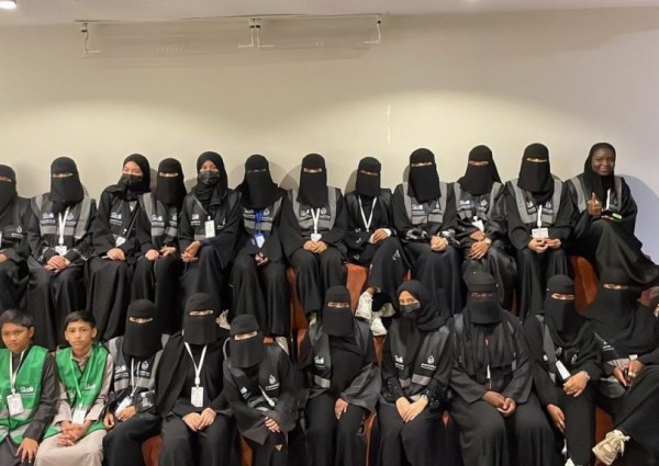 بشعار ” أهلًا بالعالم ” .. فريق همام التطوعي بمكة يحتفل  بمناسبة استضافة المملكة لكأس العالم