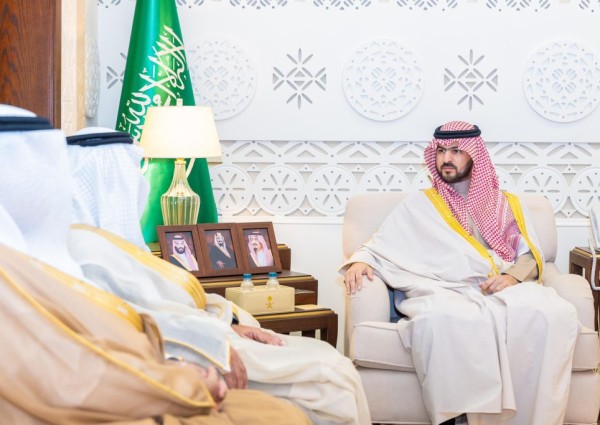نائب أمير الشرقية يستقبل معالي وزير البلديات والإسكان