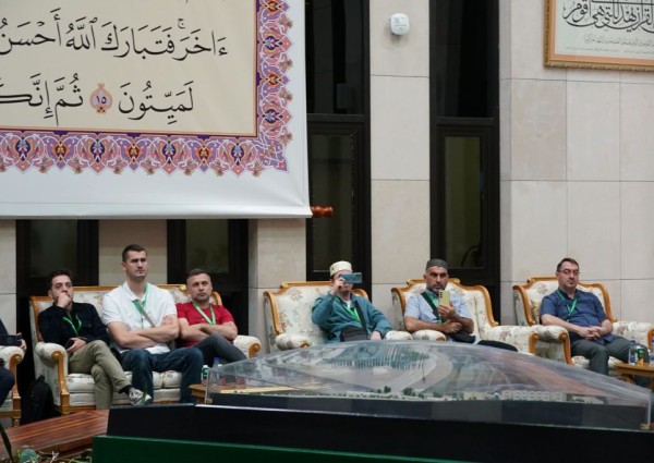 مجمع الملك فهد يستضيف ضيوف الدفعة الثانية من برنامج خادم الحرمين الشريفين للعمرة والزيارة