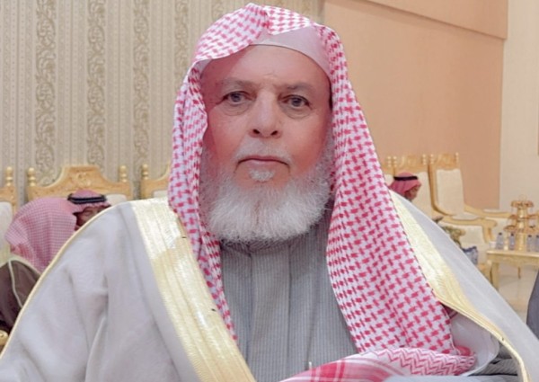 “راع الحماد “رشيد بن جمعان الداموك الرشيدي “يلقي كلمة خاصة بمناسبة حفل زفاف «الدكتور مفلح»