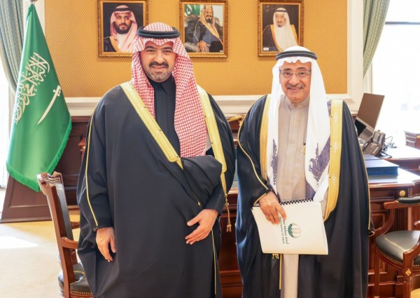 نائب أمير تبوك يطلع على نسب الإنجاز في المشروعات التي تنفذها  أمانة المنطقة