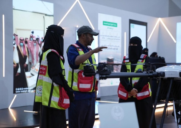 الدفاع المدني يستعرض جهوده في مجال العمل التطوعي في مؤتمر ومعرض الحج بجدة