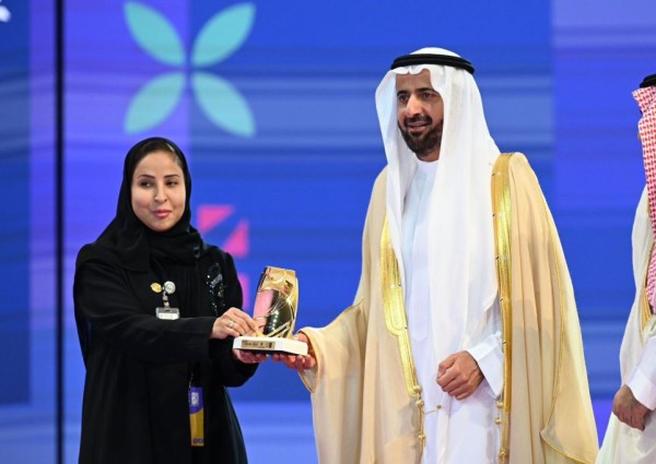 وزارة الداخلية تحصل على جائزة أفضل جناح وتفاعل ومشاركة في مؤتمر ومعرض الحج 1446 بجدة