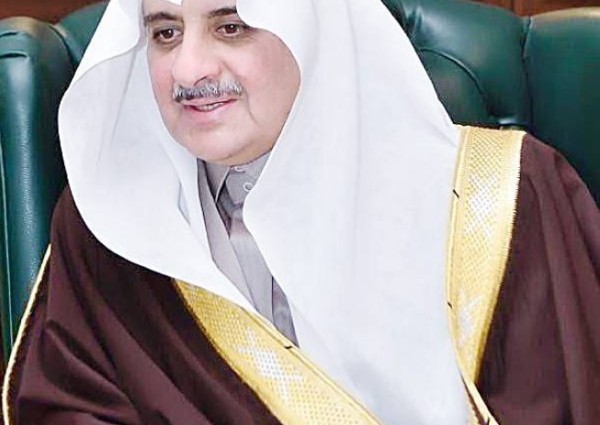 أمير منطقة تبوك ونائبه يواسيان أسرة السحيباني في وفاة والدتهم