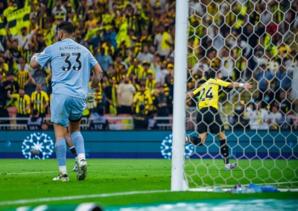 بثنائية.. الاتحاد يعبر اختبار الشباب