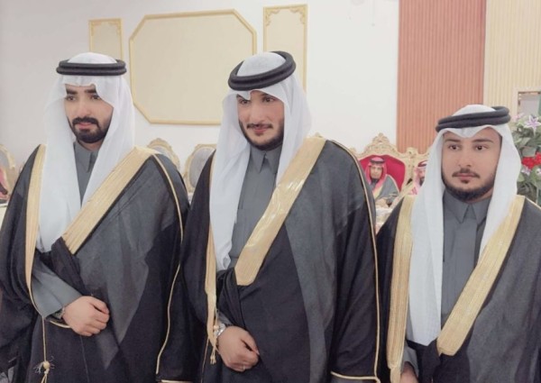 مفرح بن شويلع  يحتفل بزواج أبنائه الملازم أول سليمان وأشقائه «عبد العزيز وعبدالله» في قصر الفارس بقرية الشق.