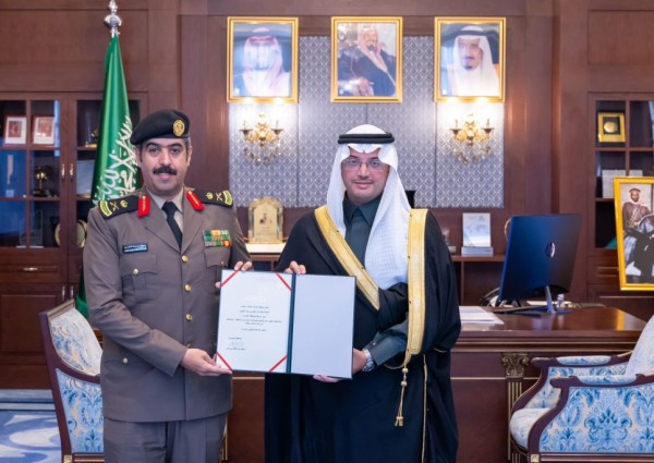سمو محافظ الأحساء يكرّم مدير شرطة المحافظة بمناسبة نقله