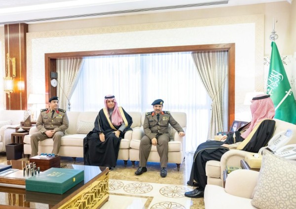 سمو نائب أمير الشرقية يستقبل مدير شرطة المنطقة