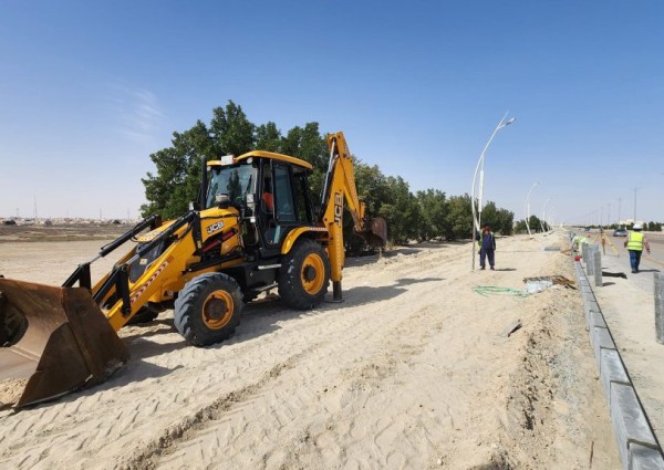 أمانة الشرقية: تركيب 140 عامود إنارة ضمن أعمال إعادة تأهيل وتطوير المدخل الغربي للنعيرية