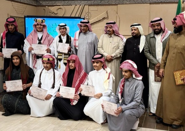 مدير عام التعليم بالطائف يشارك الطلبة احتفالهم بمتحف مدارس دار التوحيد