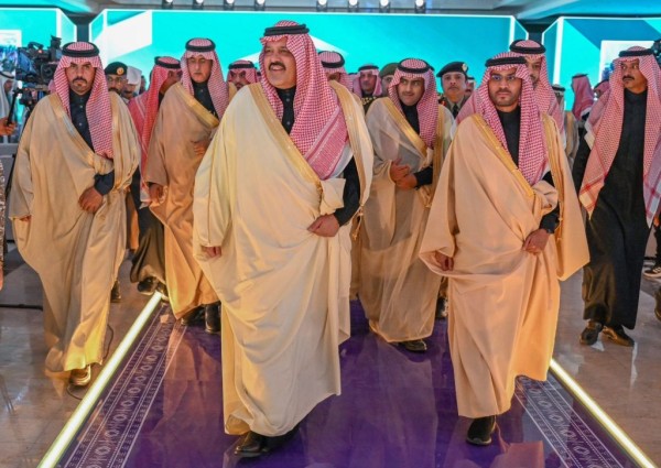 أمير حائل يسلّم 1100وحدة سكنية لمستفيدي الإسكان التنموي بالمنطقة