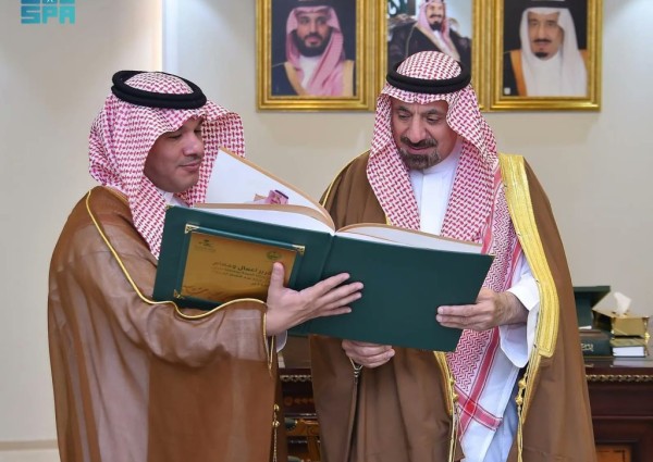 أمير نجران يطلع على استعدادات المنشآت الصحية خلال عيد الفطر ويشيد بدعم القيادة للقطاع الصحي