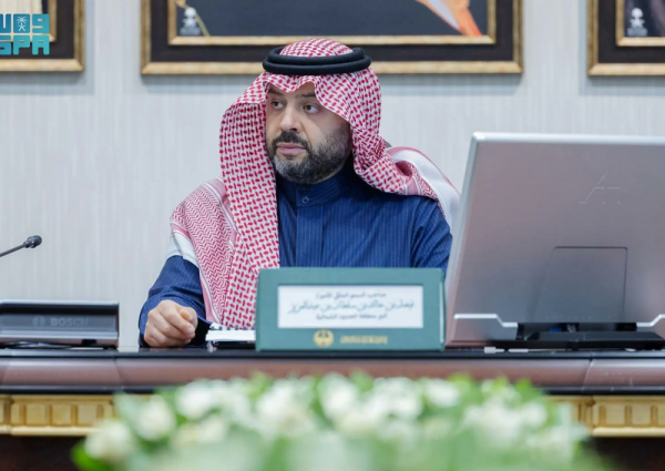 أمير الحدود الشمالية يترأس اجتماع الاستعدادات لعيد الفطر ويوجّه بتوفير الخدمات وتنظيم الاحتفالات