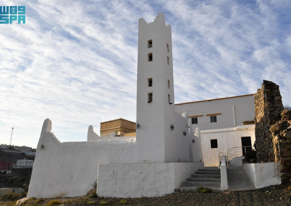 مسجد الحصن الأسفل يعود للحياة.. مشروع الأمير محمد بن سلمان يحافظ على إرثه التاريخي بعد 271 عامًا