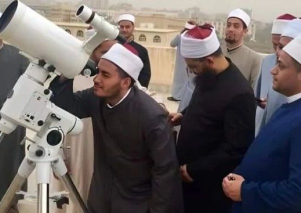 دار الإفتاء المصرية: الاثنين أول أيام عيد الفطر بعد تعذر رؤية الهلال