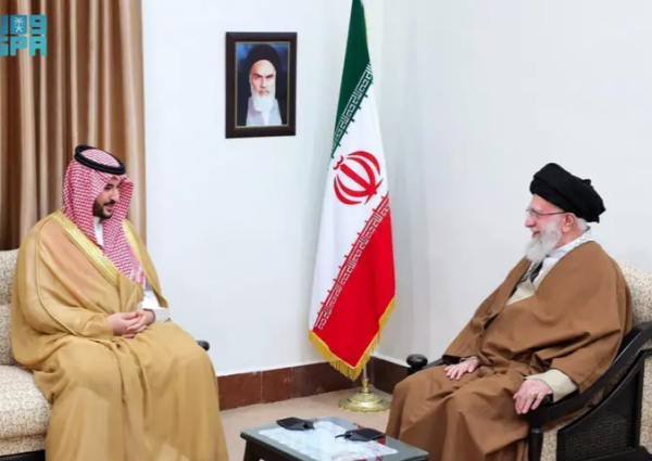خادم الحرمين يبعث رسالة خطية إلى علي خامنئي نقلها الأمير خالد بن سلمان خلال زيارته إلى طهران