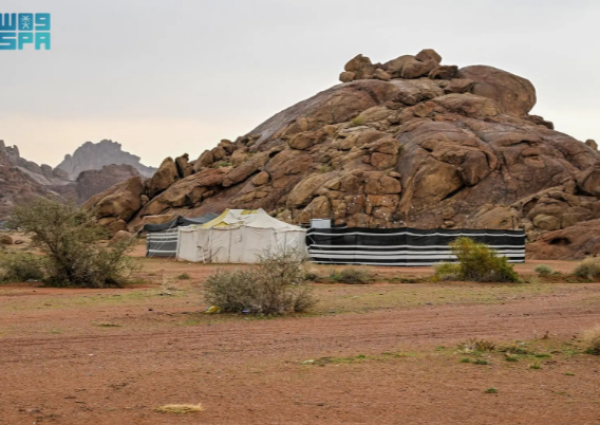 جبال أجا وسلمى في حائل.. وجهة سياحية ساحرة لعشاق الطبيعة والمغامرات