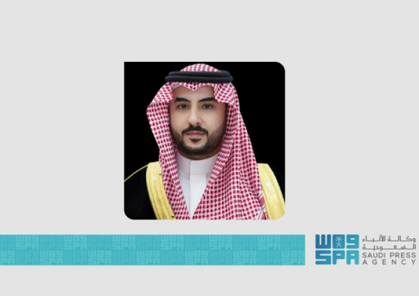 وزير الدفاع الأمير خالد بن سلمان يصل العاصمة الإيرانية “طهران”.. والكشف عن سبب الزيارة