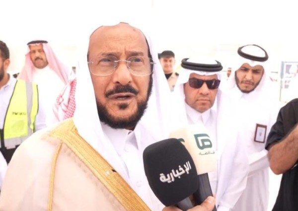 «تحفة فنية وسيخدم آلاف الحجاج».. بالفيديو.. وزير الشؤون الإسلامية يكشف مزايا مشروع المظلات الجديدة في مسجد نمرة بمشعر عرفات