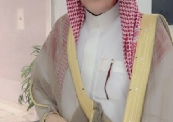 بعد نجاح عمليته الجراحية.. رئيس تحرير «صحيفة  الشمال» يقدم تهانيه الحارة لـ «شايم بن بنيان» ويشيد بقوة إرادته