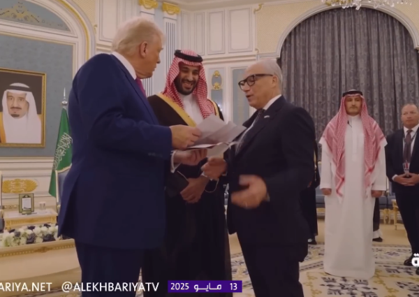 بحضور ولي العهد.. بالفيديو: الرئيس التنفيذي لهيئة تطوير بوابة الدرعية  يعرض على “ترامب” مشروعات الدرعية