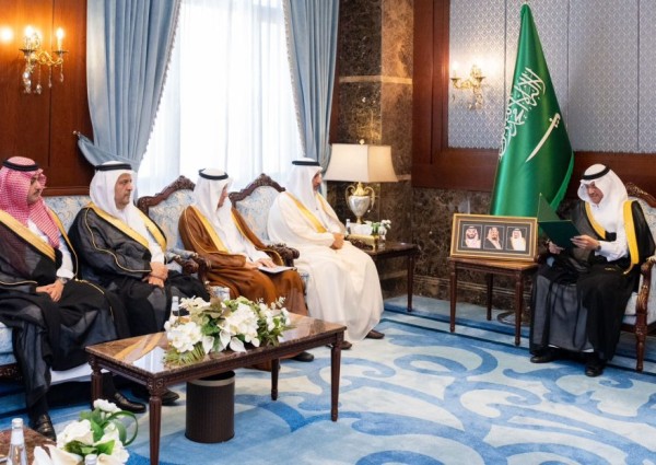 «محافظ الأحساء» يطّلع على الاستعدادات لبرنامج «تحدي البقاء» الصيفي لرعاية الأيتام