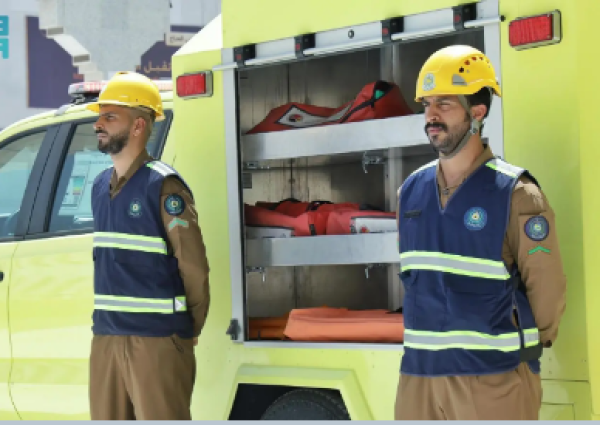 قوات الدفاع المدني تباشر مهامها في مشعر عرفات منذ الصباح لتعزيز السلامة وخدمة الحجاج