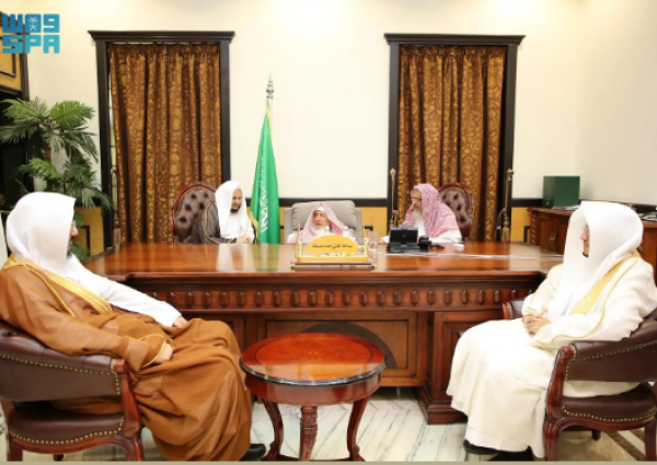 «المفتي العام» يستقبل وفد محكمة الأحوال الشخصية بالطائف ويشيد بتطوير القضاء وسرعة الإنجاز