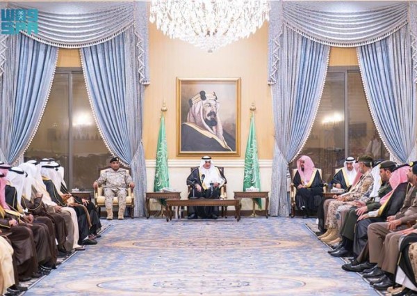 بفضل جهودهم في خدمة ضيوف الرحمن.. «أمير تبوك» يكرّم الجهات المشاركة والمتطوعين في أعمال الحج بمنفذ حالة عمار