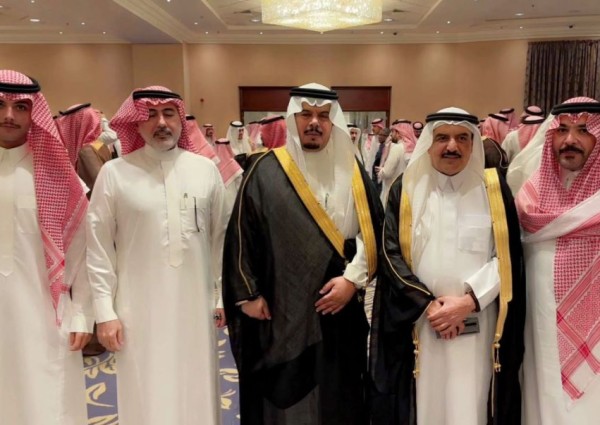 في ليلة من ليالي الفخر والوفاء.. شاهد: الأمير متعب بن عبدالله يتقدم حضور زفاف «مصعب بن ذوقان العطية»