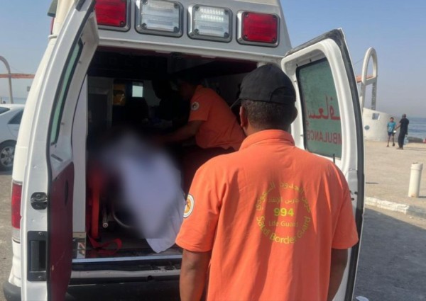 حرس حدود الشرقية ينقذ مواطنًا من الغرق بشاطئ المحار في الخُبر