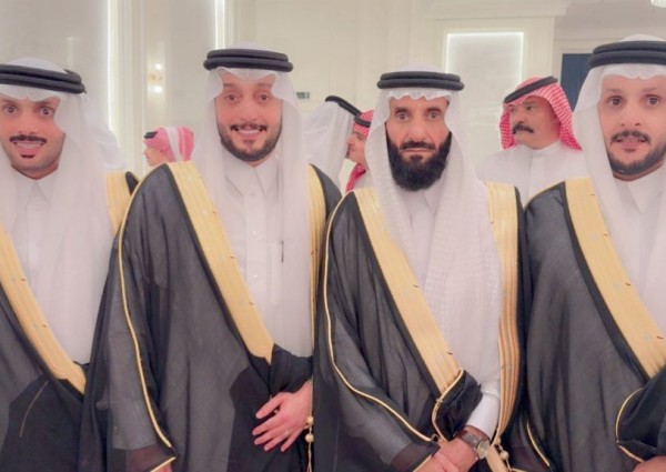 بحضور الوجهاء ورجال الأعمال.. “عبدالله بن خنيفر البراك” يحتفل بزفاف أبنائه الثلاثة في قاعة الرصافة بالقصيم