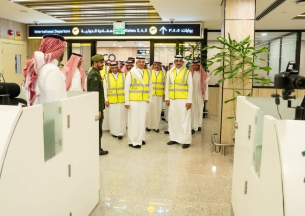 محافظ الأحساء يدشّن أولى الرحلات المباشرة إلى تركيا عبر مطار الأحساء الدولي