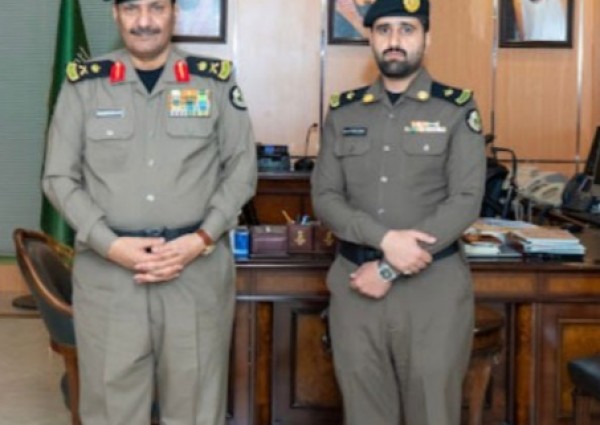 «مدير شرطة عسير» يقلد القحطاني رتبة «رائد» بعد صدور الأمر السامي الكريم
