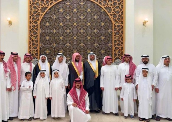 بحضور الأعيان والأهل والأصدقاء .. خليفة بن مهنا يحتفل بزفاف أبنائه عبدالكريم ويوسف في حائل