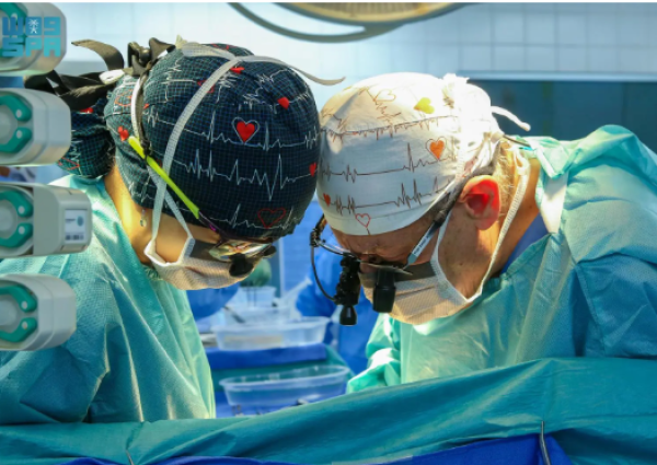 نجاح طبي مشترك سعودي إماراتي.. زراعة قلب لطفل عمره 7 سنوات في مستشفى الملك فيصل التخصصي بالرياض