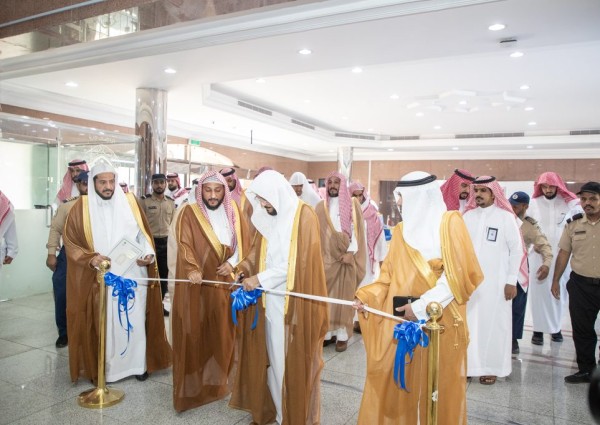 وزير الشؤون الإسلامية يدشّن مكتب الخدمة الشاملة بفرع المدينة المنورة لتسهيل خدمات المساجد والمراجعين