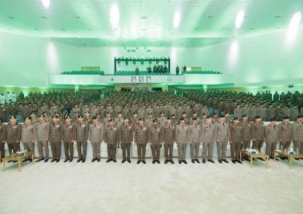 مدير الأمن العام يرعى حفل تخرّج الضباط الجدد في دورة التأهيل الأمني لعام 1447 هـ