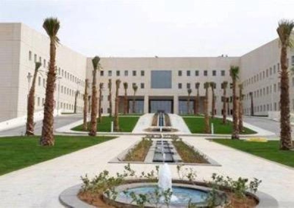 إدارات التعليم تشدد على توثيق الاستئذان عبر تطبيق «حضوري» وتحدد ضوابط الخروج أثناء الدوام