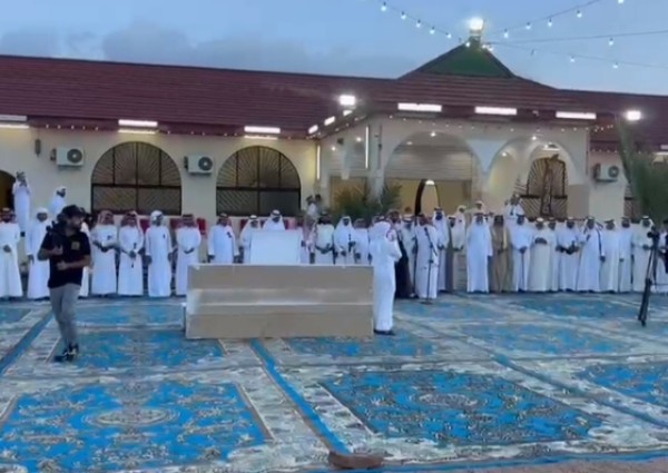 «تلاحم القبائل».. بالصور.. قحطان ويام وهمدان يستقبلون بني رشيد في مأدبة عشاء فاخرة