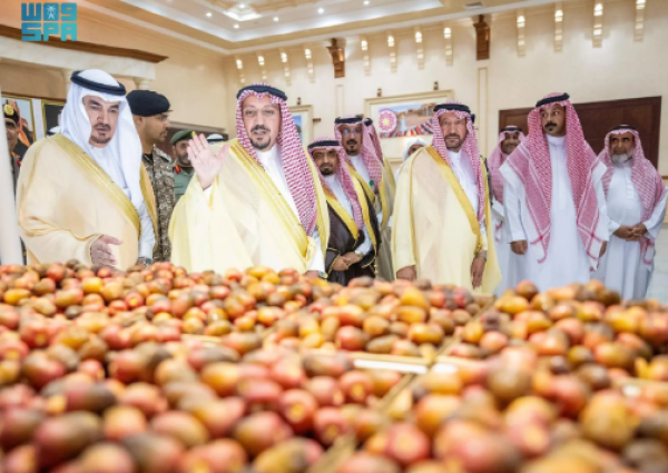 أمير منطقة القصيم يرعى مهرجان السكرية الحمراء بالمذنب ويثمن جهود المزارعين