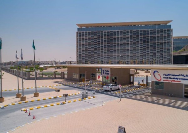 انقطاع الكهرباء يثير استياء أهالي بدع بن خلف ويتسبب في تعطّل الدراسة وتلف المواد الغذائية